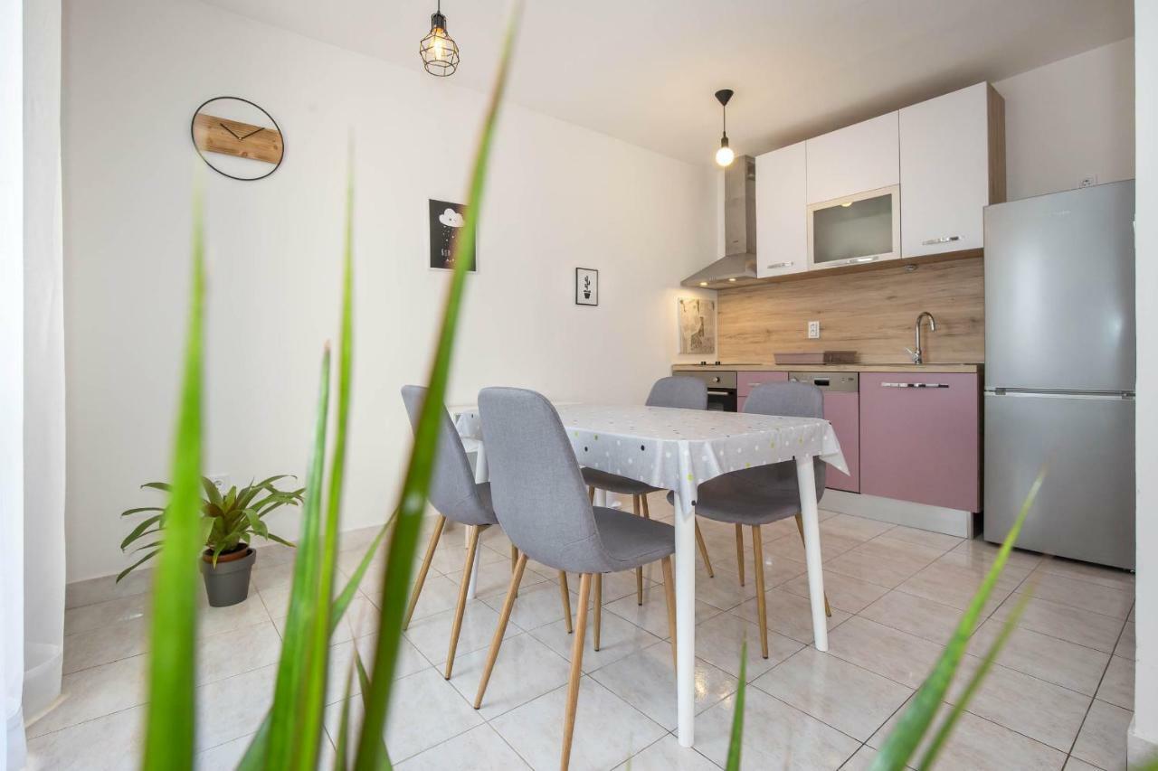 Apartman Sesna Bol Exteriér fotografie